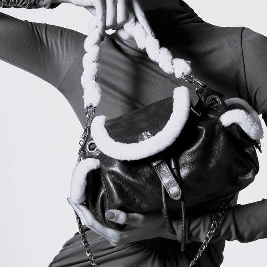 BOLSA CROSSBODY ANNE MARIE PEQUENA CAMURÇA OVELHA