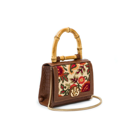 MINI BOLSA DIANA FLAP PALHA FIORI BORDADA E COURO FRIDA CARAMELO