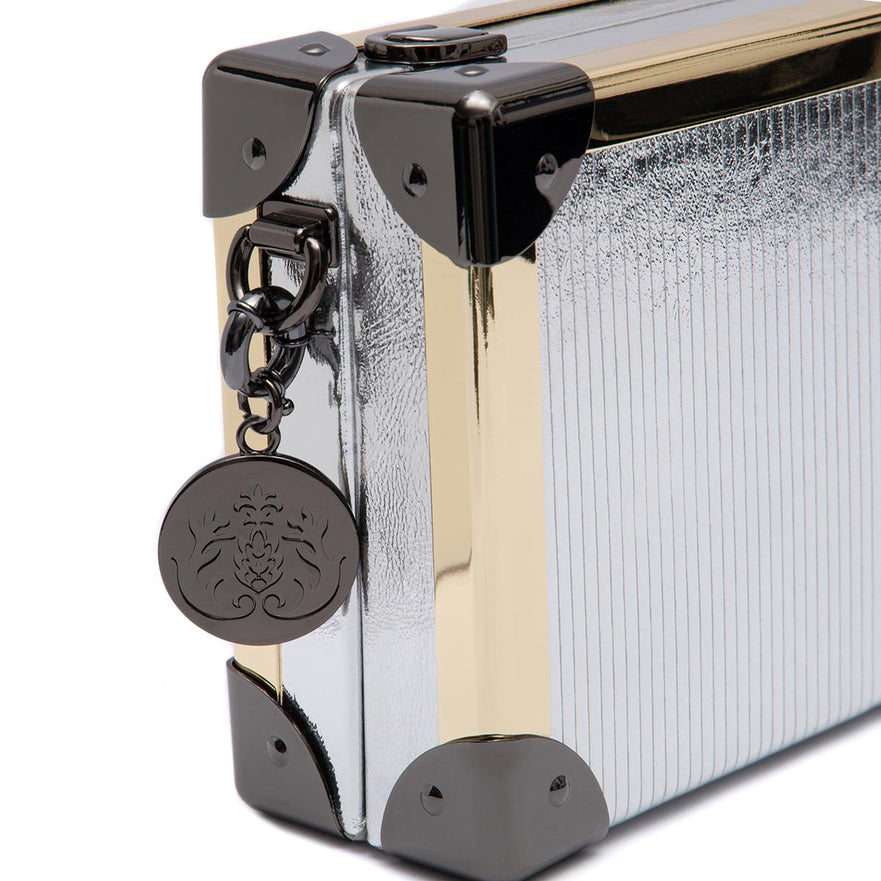 CLUTCH  TRUNK COURO METALIZADO SPECCHIO PRATA