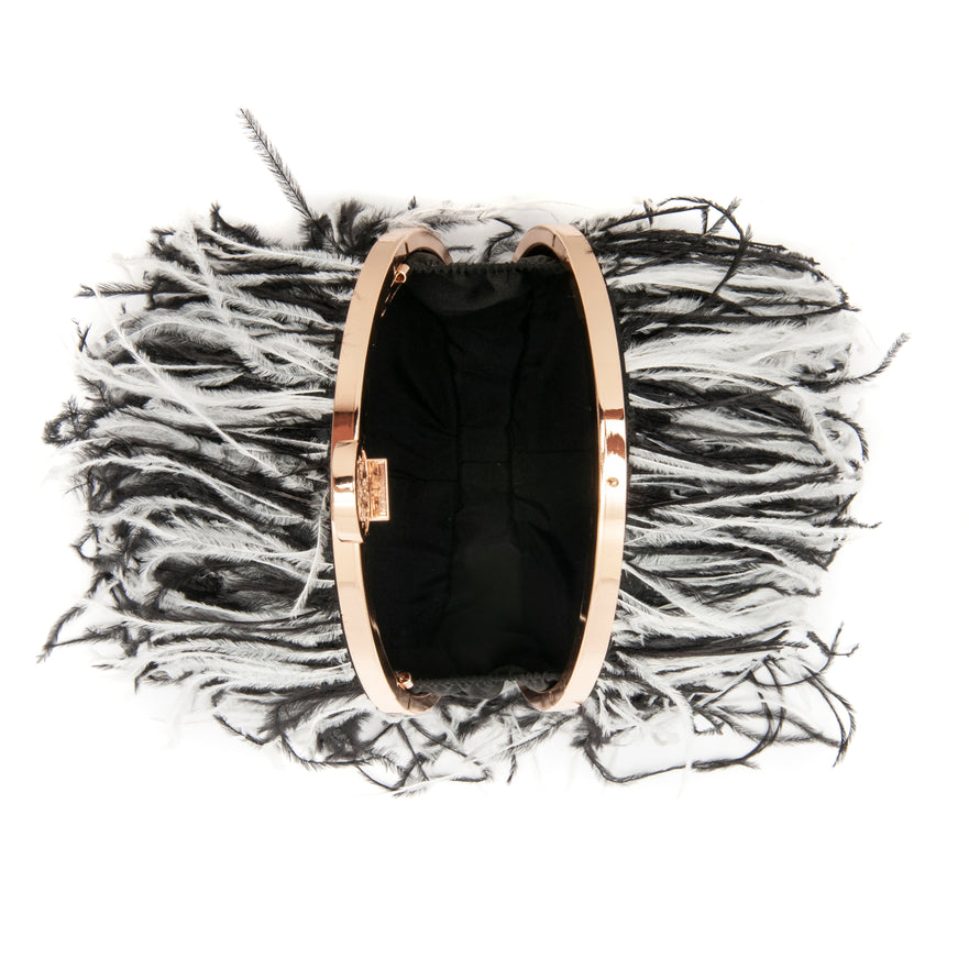 BOLSA LILY EM PLUMAS PRETO E BRANCO
