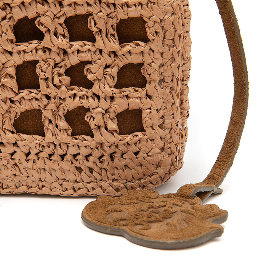 BOLSA FLAP CROCHE IARA CAFÉ LEITE