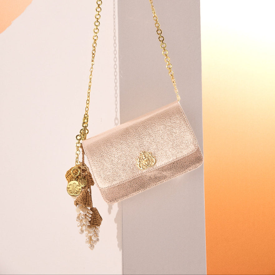 BOLSA CARTEIRA FOREVER  PEQUENA COURO STELLARE OURO LIGHT