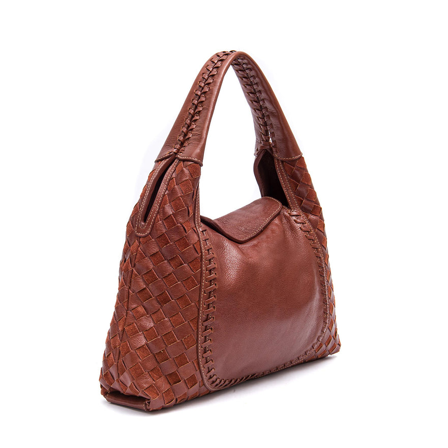 BOLSA ÍSIS WOVEN HOBO TRESSÊ MÉDIA COURO CANELA