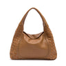 BOLSA ÍSIS WOVEN HOBO TRESSÊ MÉDIA COURO AMENDOA