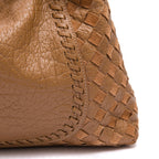 BOLSA ÍSIS WOVEN HOBO TRESSÊ MÉDIA COURO AMENDOA