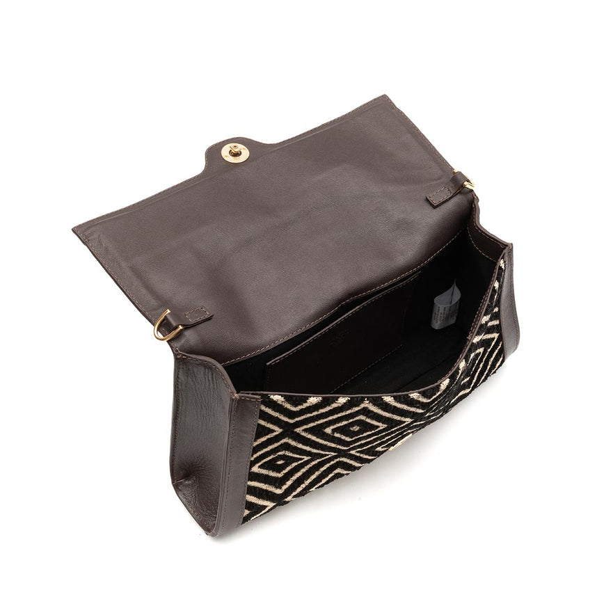 BOLSA TOP HANDLE TAPECARIA BORDADA