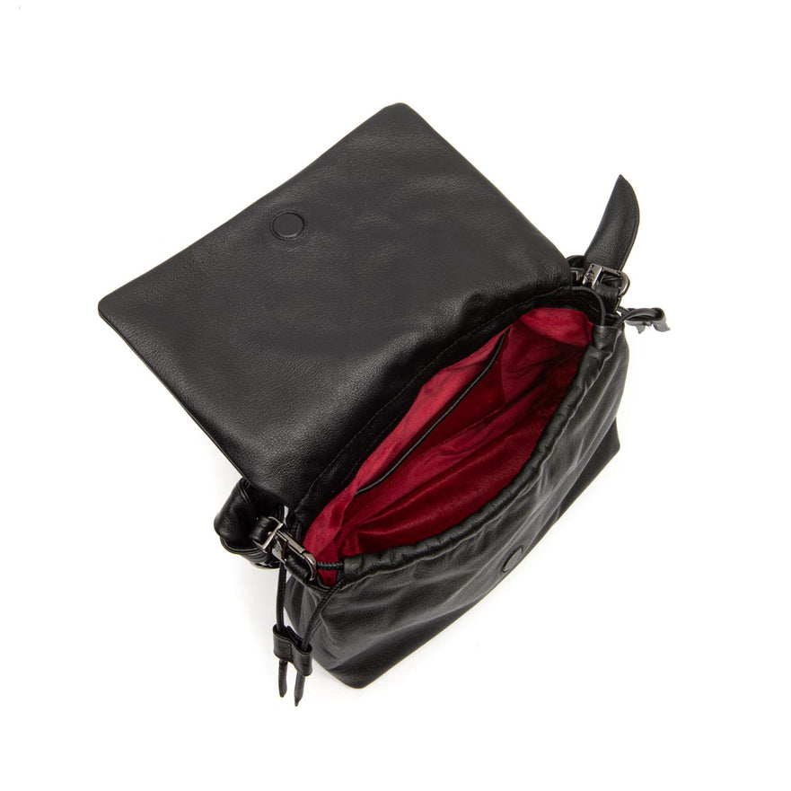 BOLSA FLAP DAYSE EM COURO BODAN PRETO ONIX