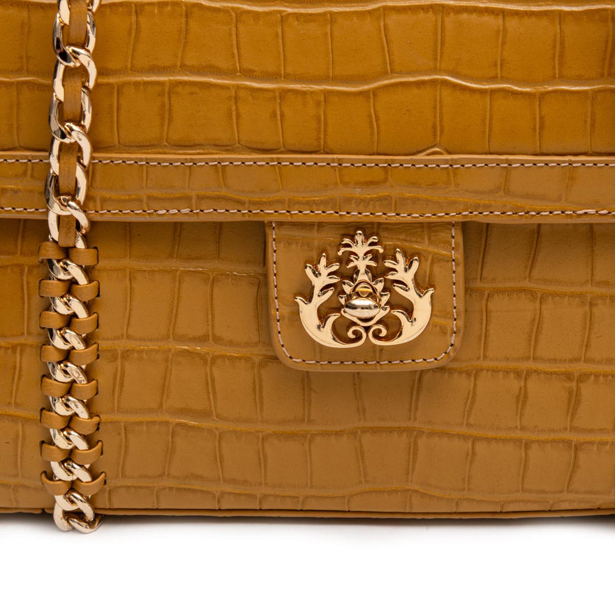 BOLSA SIENNA JUMBO TOTE FLAP EM COURO AÇAFRÃO